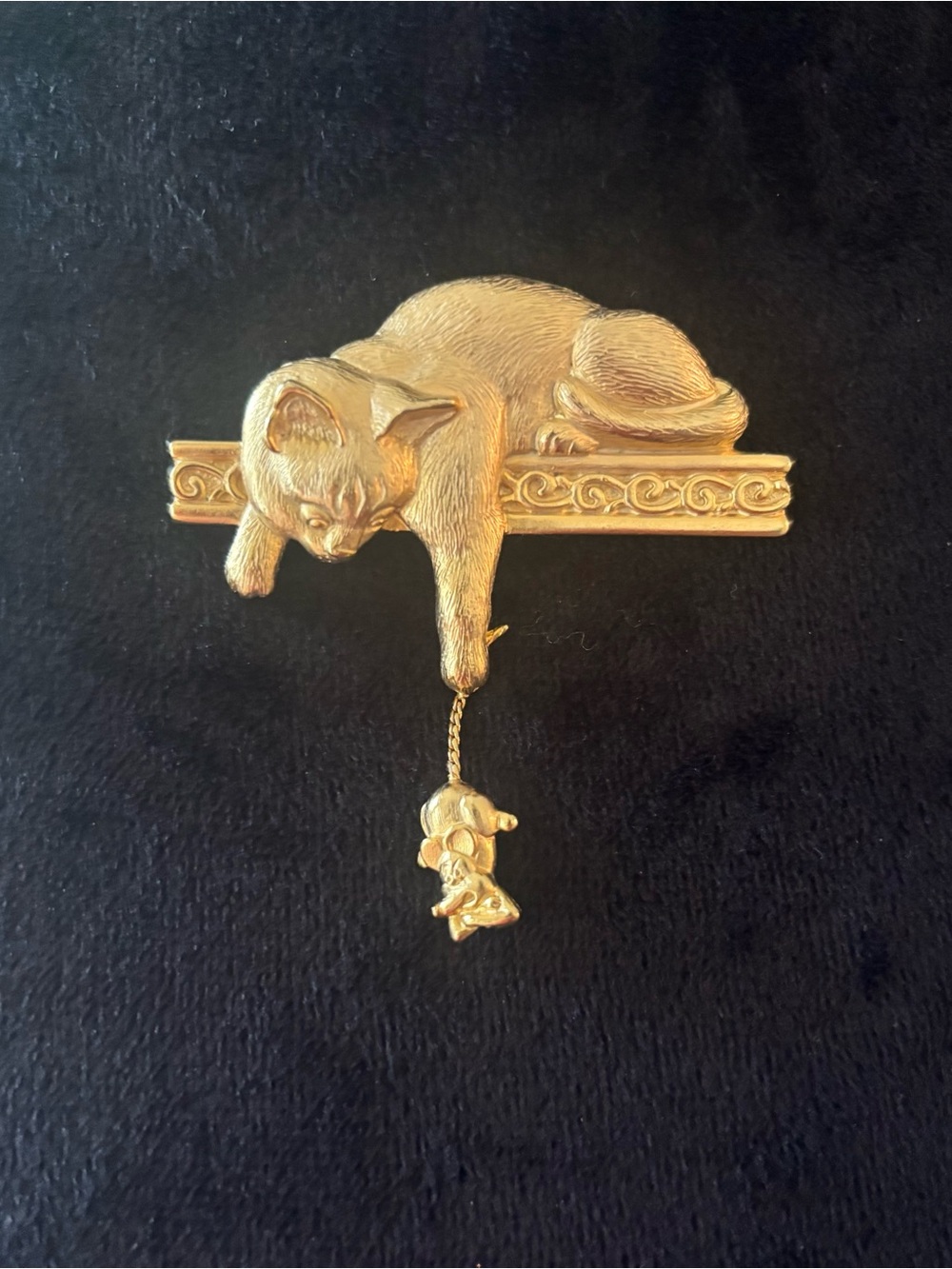 Vintage JJ Jonette Jewelry Cat & Mouse Figural Brooch Pin, Gold Tone